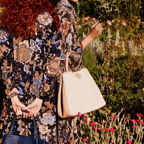 Tory Burch♥️NEW⭐️McGraw Shearling carryall - Picture 4 of 8